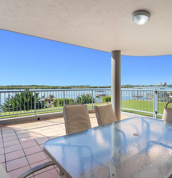 Best Holiday Apartments with Pool Maroochydore