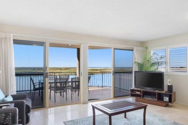 Book 1 Bedroom River Apartment