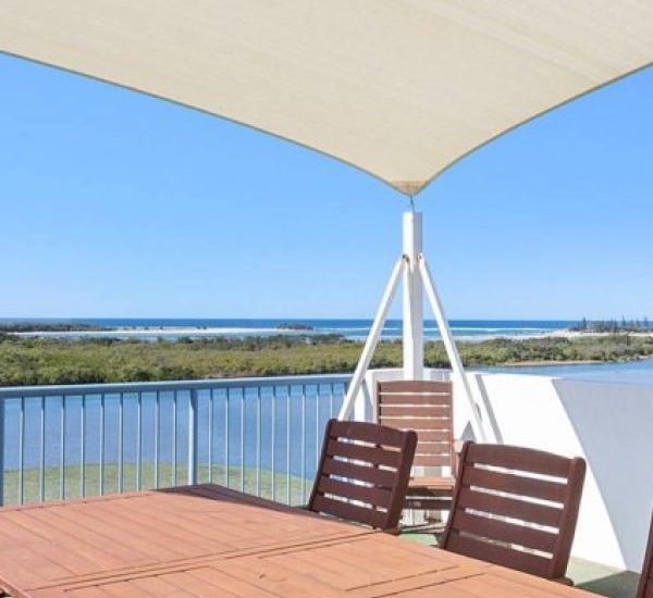 Waterfront Apartments with Balcony Maroochydore